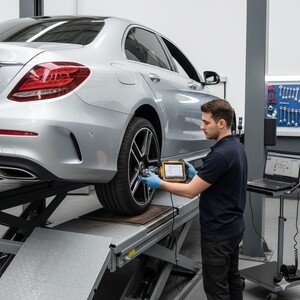 خدمة وزن هيدروليك (معايرة نظام التعليق الهيدروليكي) Hydraulic Suspension Leveling / Calibration Service